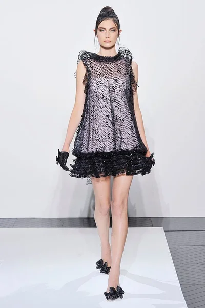 Look 19